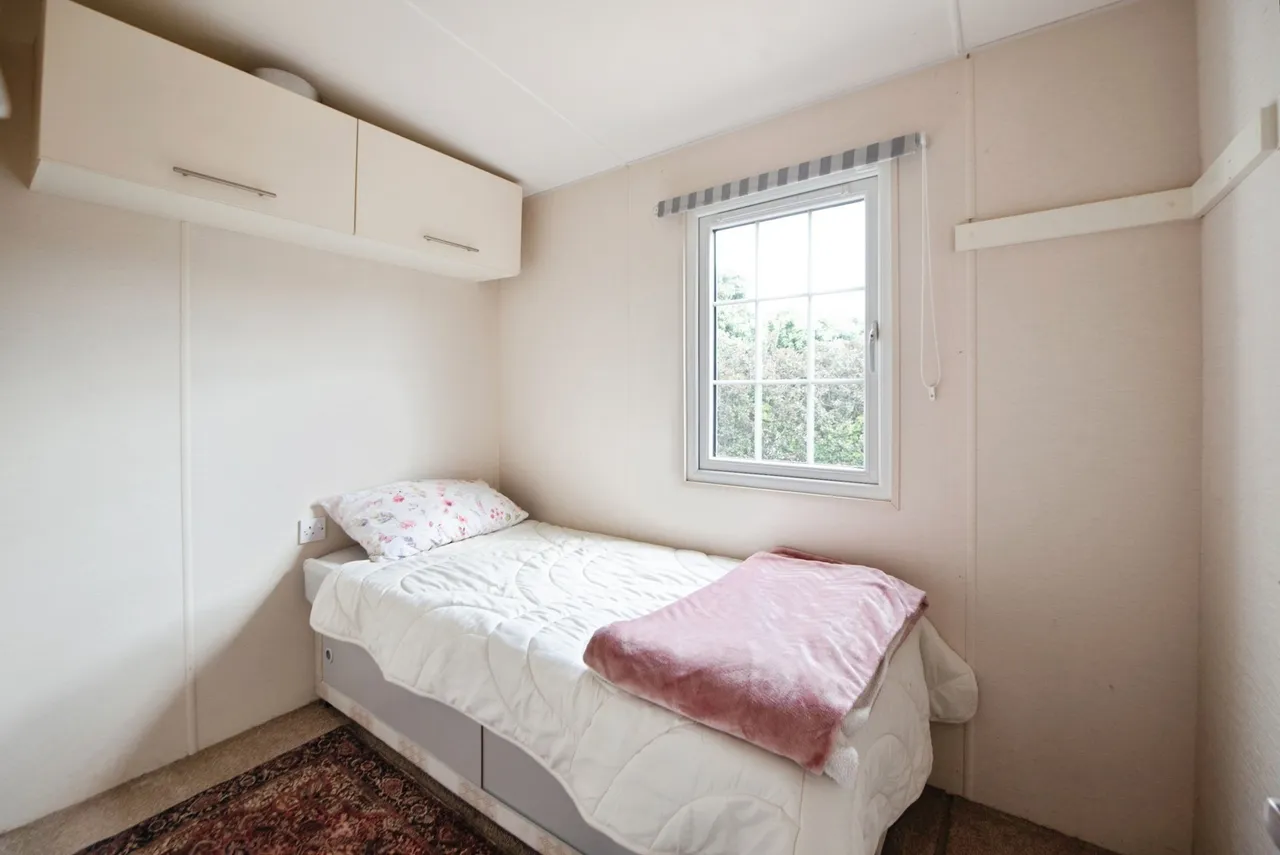 Stokes Bay Road, Gosport, PO12, photo 12