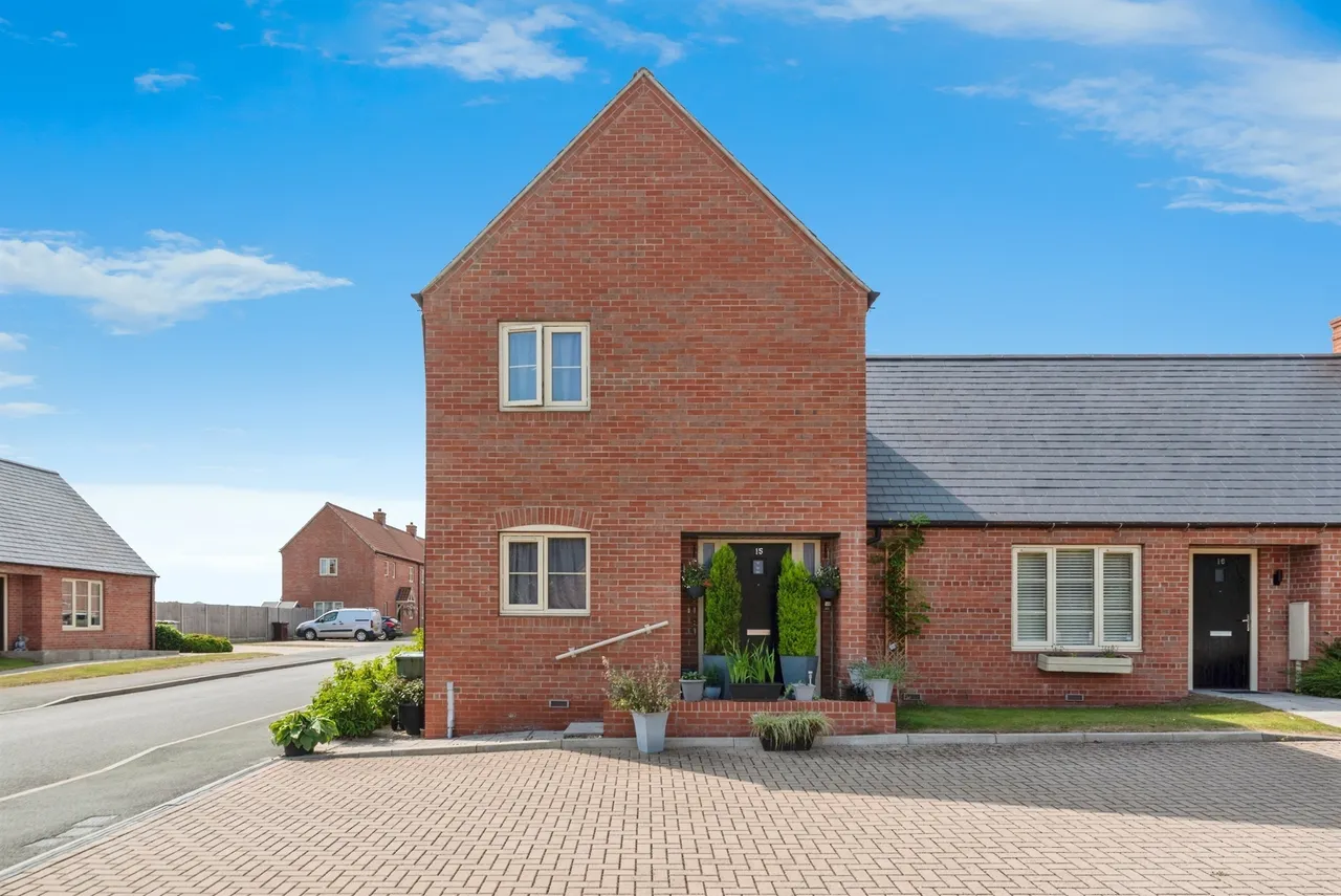 Gilberts Field, North Muskham, NG23, photo 16