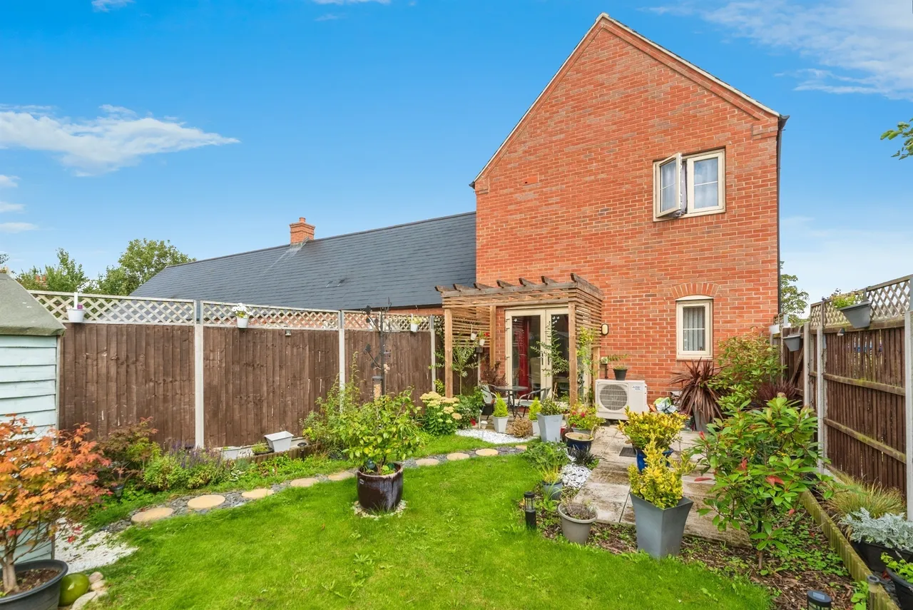 Gilberts Field, North Muskham, NG23, photo 14