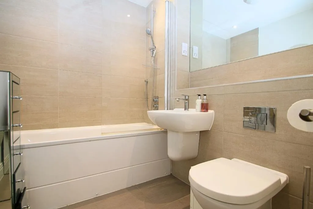 Onslow Place, Bisley, GU24, photo 6