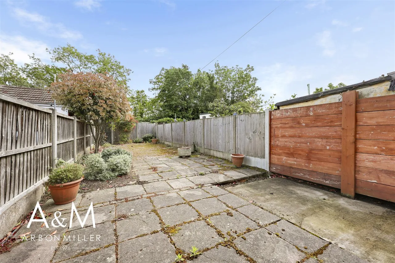 Perkins Road, Newbury Park, Essex, Ilford, IG27NJ, photo 18