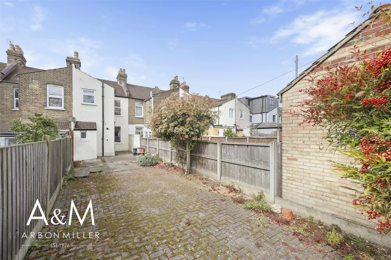 Perkins Road, Newbury Park, Essex, Ilford, IG27NJ, photo 22