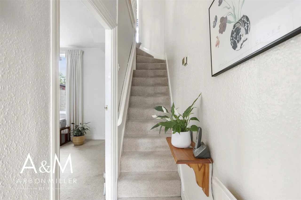 Perkins Road, Newbury Park, Essex, Ilford, IG27NJ, photo 10