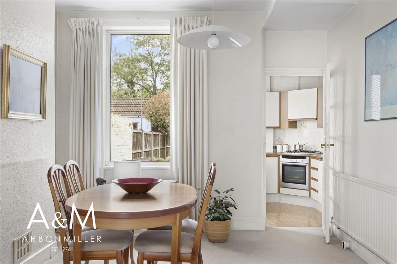 Perkins Road, Newbury Park, Essex, Ilford, IG27NJ, photo 6