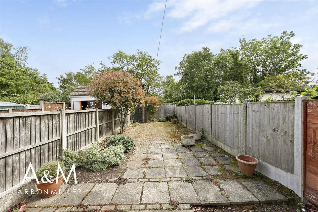Perkins Road, Newbury Park, Essex, Ilford, IG27NJ, photo 19
