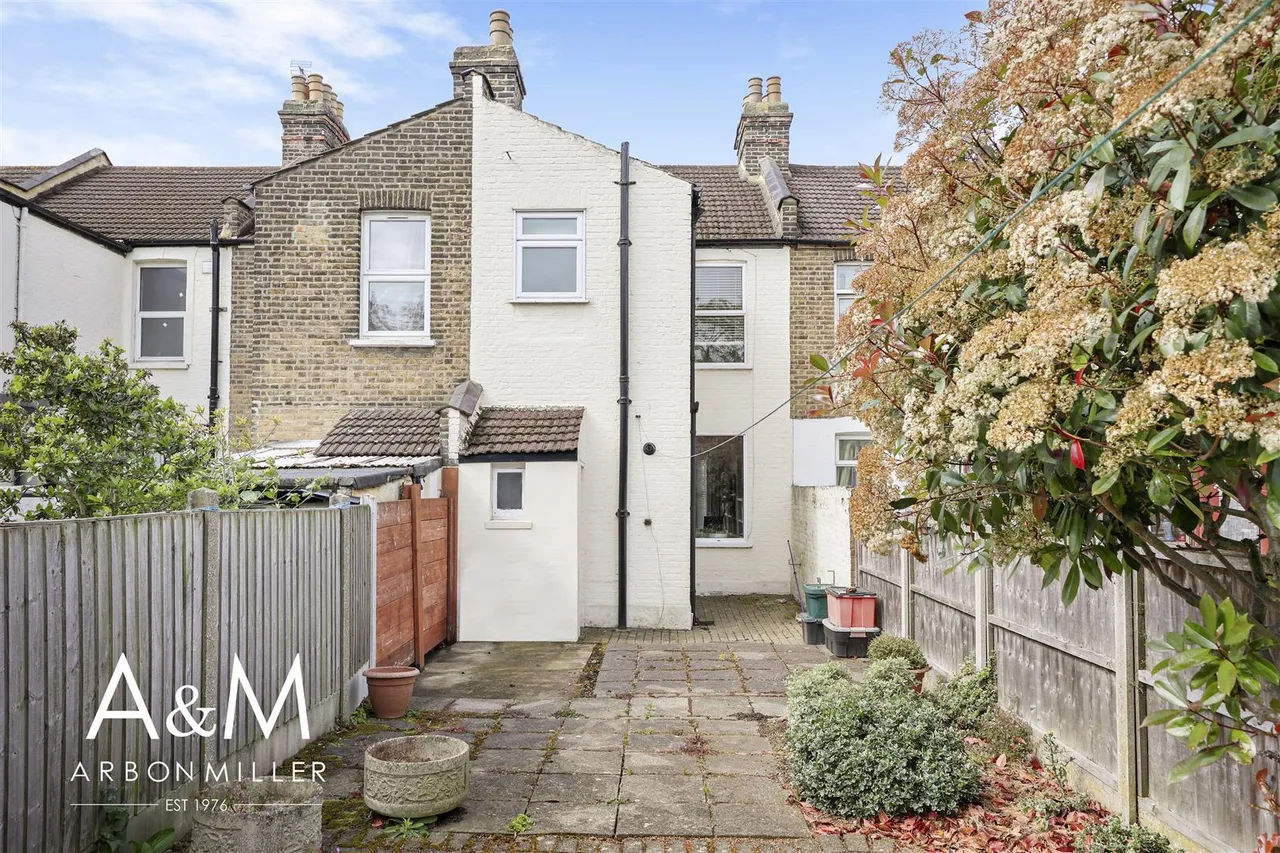 Perkins Road, Newbury Park, Essex, Ilford, IG27NJ, photo 21