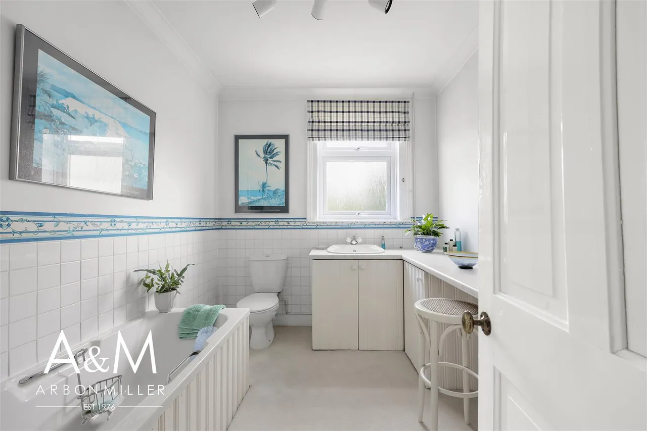 Perkins Road, Newbury Park, Essex, Ilford, IG27NJ, photo 17