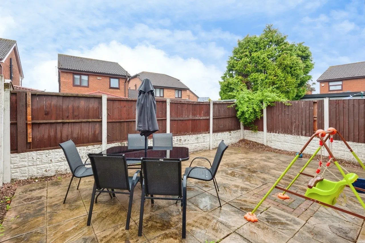 Flander Close, Widnes, WA8, photo 17