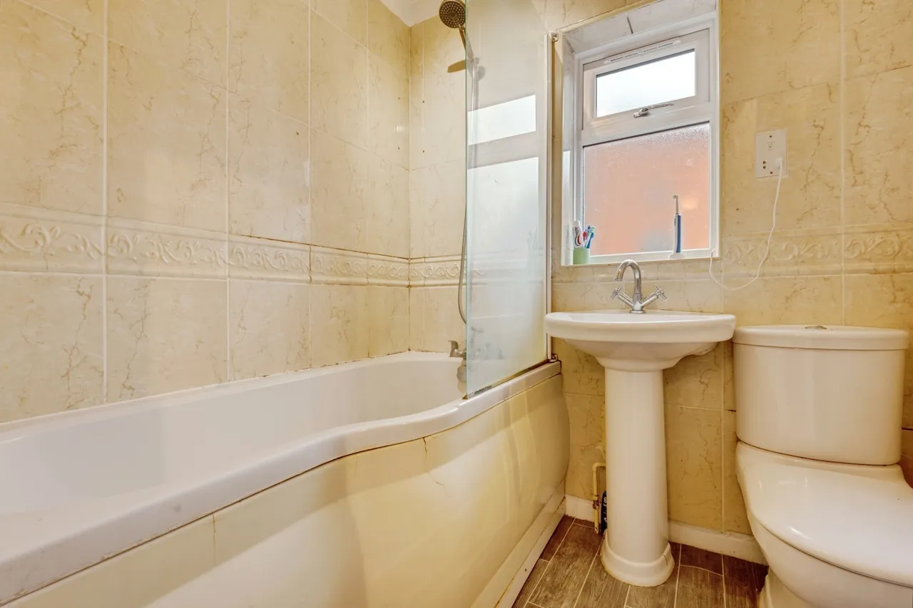 Flander Close, Widnes, WA8, photo 16