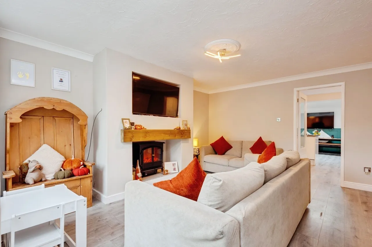 Flander Close, Widnes, WA8, photo 2