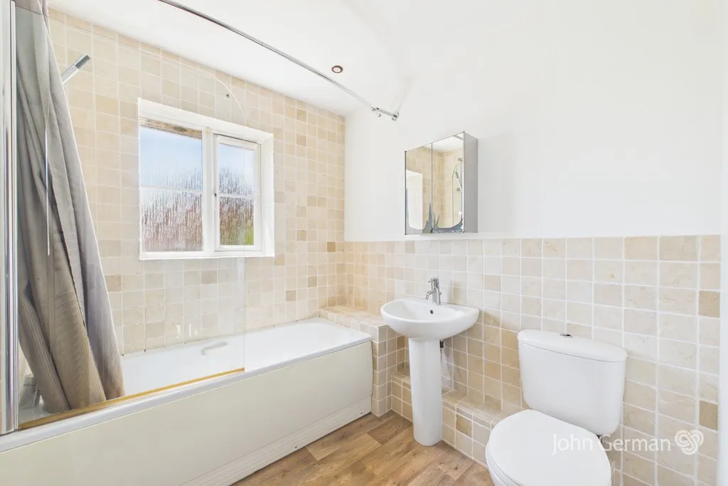 Wright Crescent, Ashbourne, photo 18