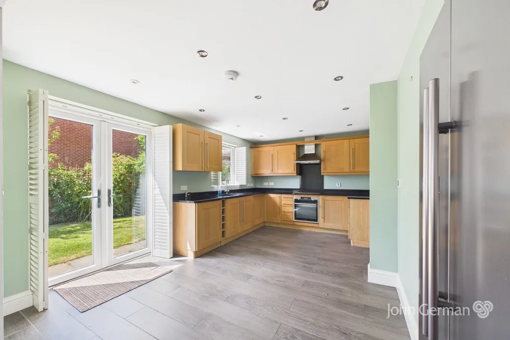Wright Crescent, Ashbourne, photo 2