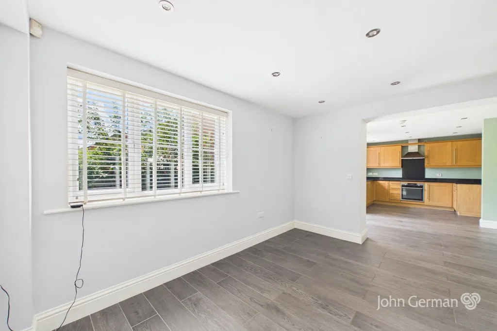 Wright Crescent, Ashbourne, photo 3