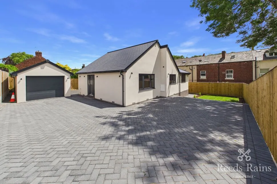 School Hill, Newmillerdam, West Yorkshire, WF2, photo 12