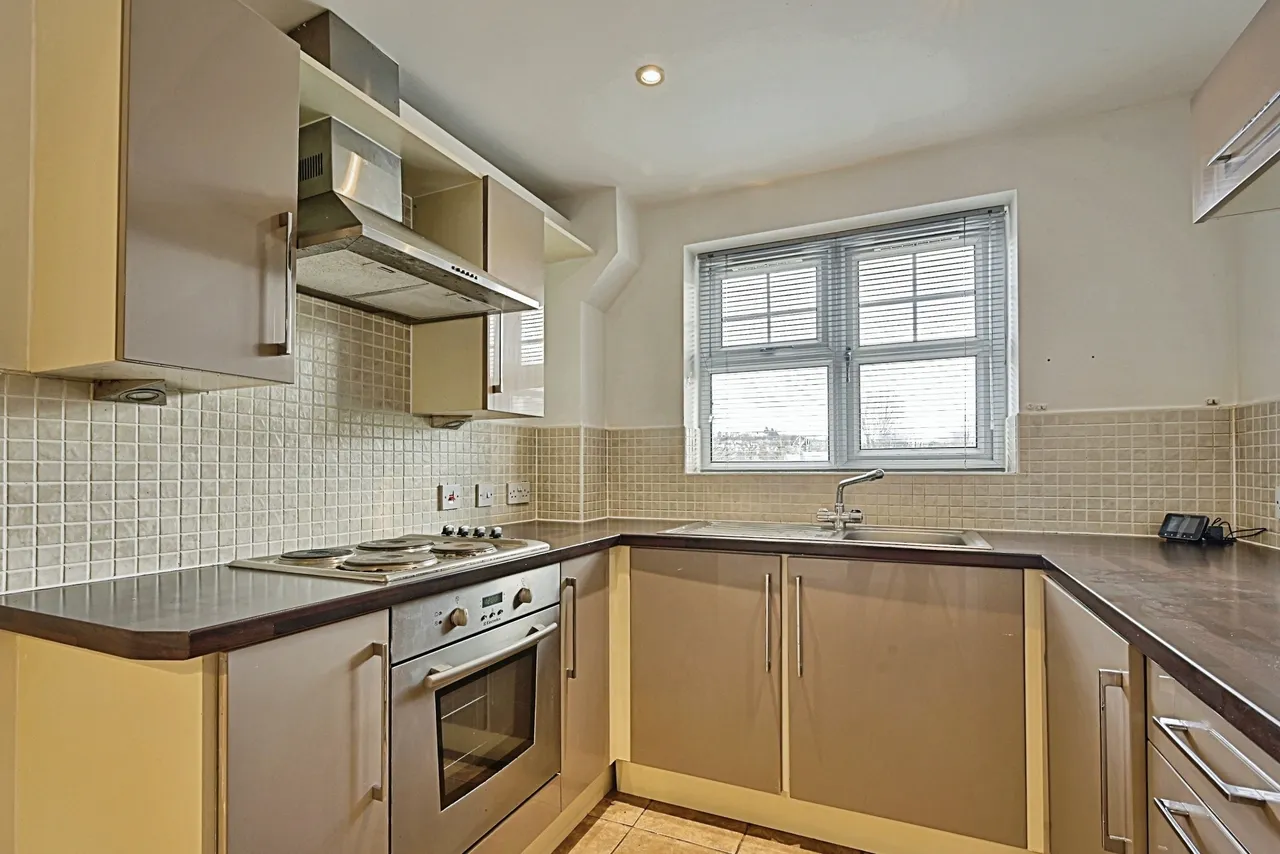 Farnley Crescent, Leeds, West Yorkshire, LS12, photo 5