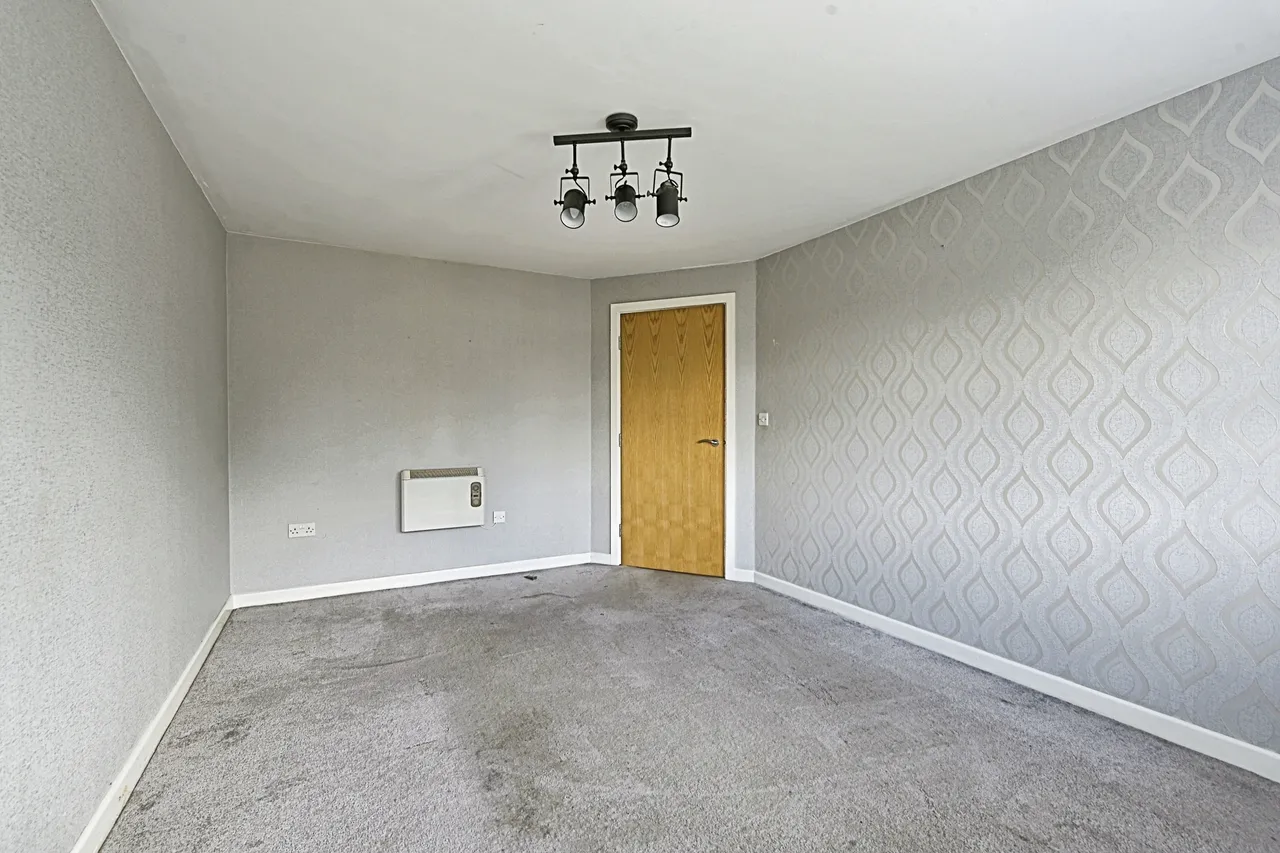 Farnley Crescent, Leeds, West Yorkshire, LS12, photo 10