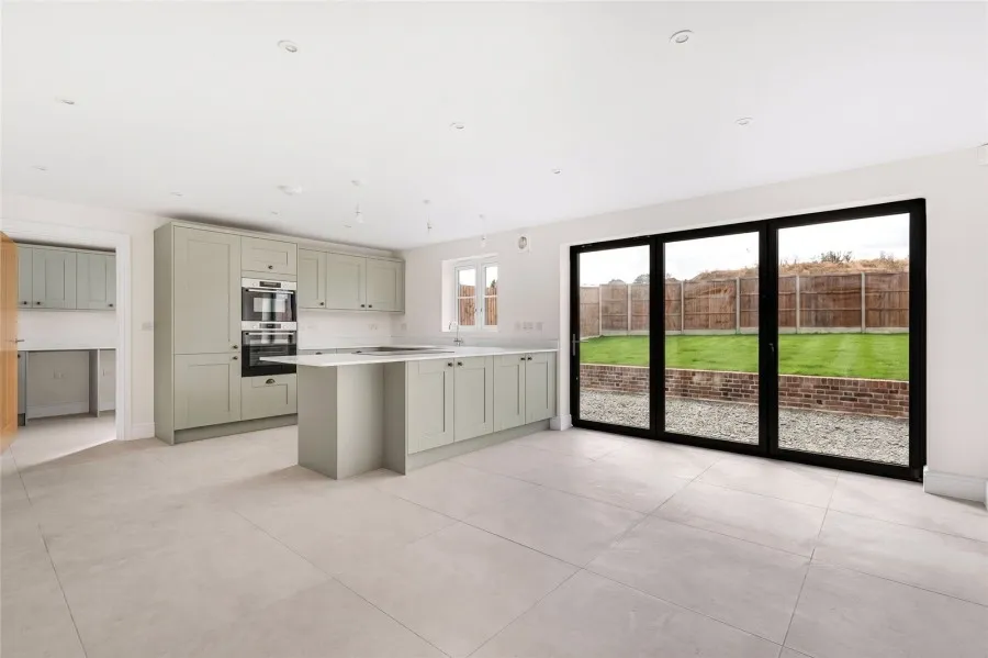 with 3 bedrooms in Manuden, Nr Bishop's Stortford, CM23, photo 3