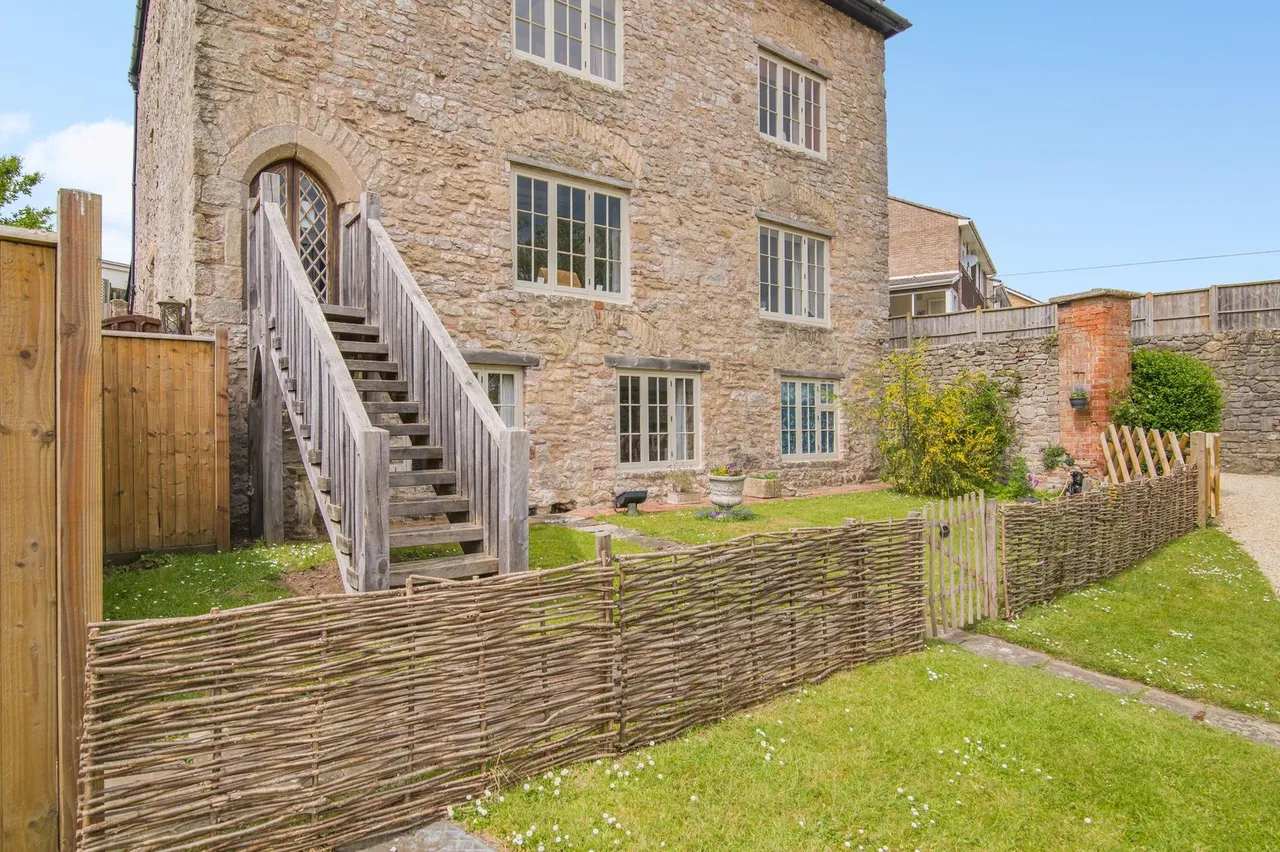Church Road, Caldicot, NP26, photo 32