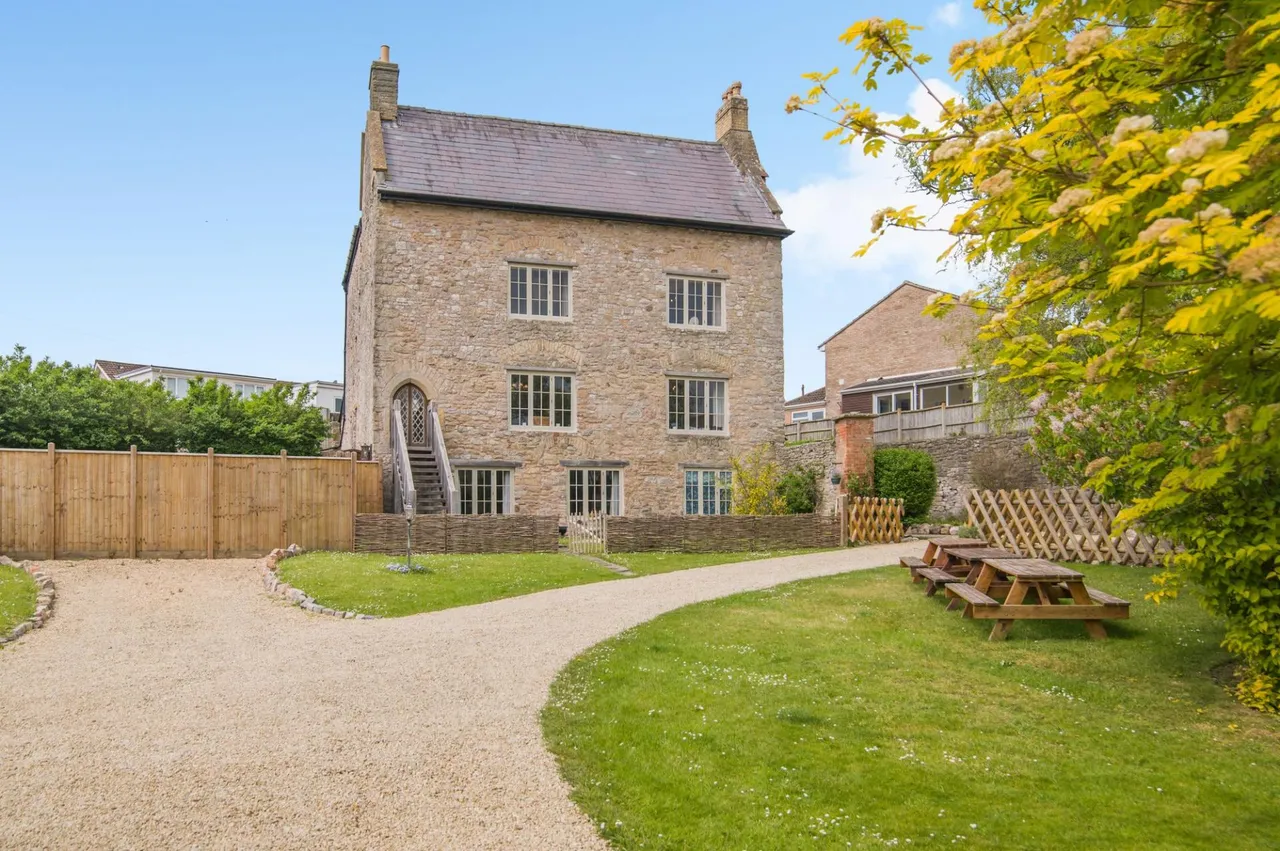 5 bed house for sale, Church Road, Caldicot, NP26