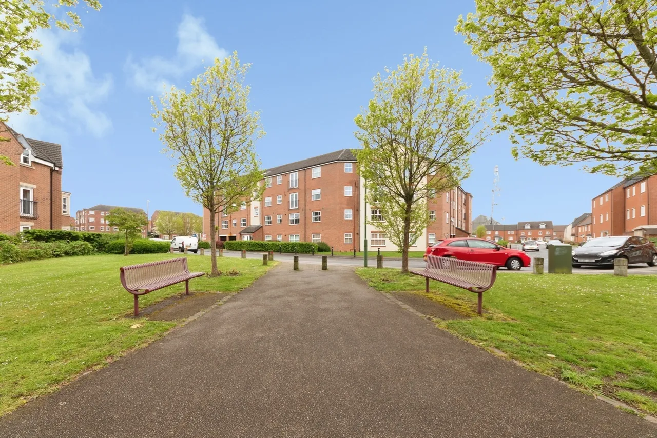2 bed flat for sale, Wharf Lane, Solihull, B91