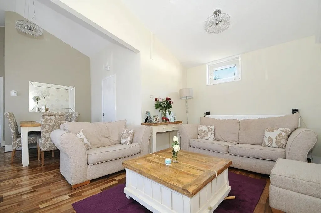 1 bed flat to rent, Garlinge Road, Chevington, NW2