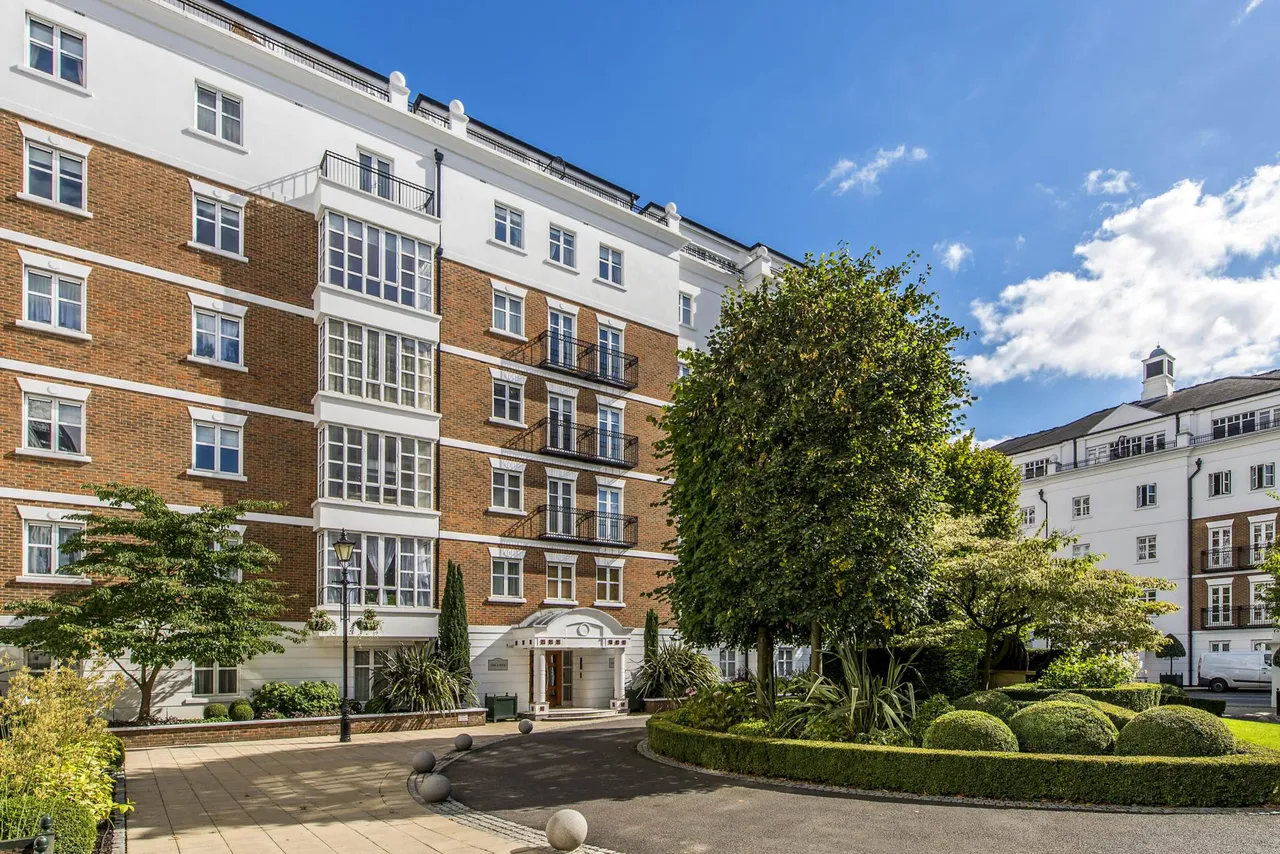Oak Lodge, Kensington Green, W8 5UL, photo 13