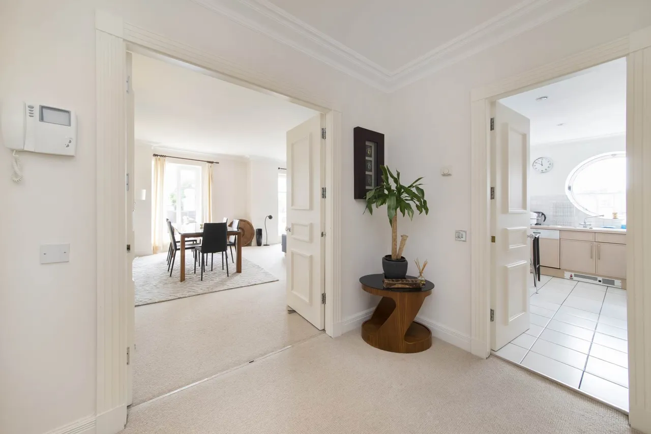 Oak Lodge, Kensington Green, W8 5UL, photo 9
