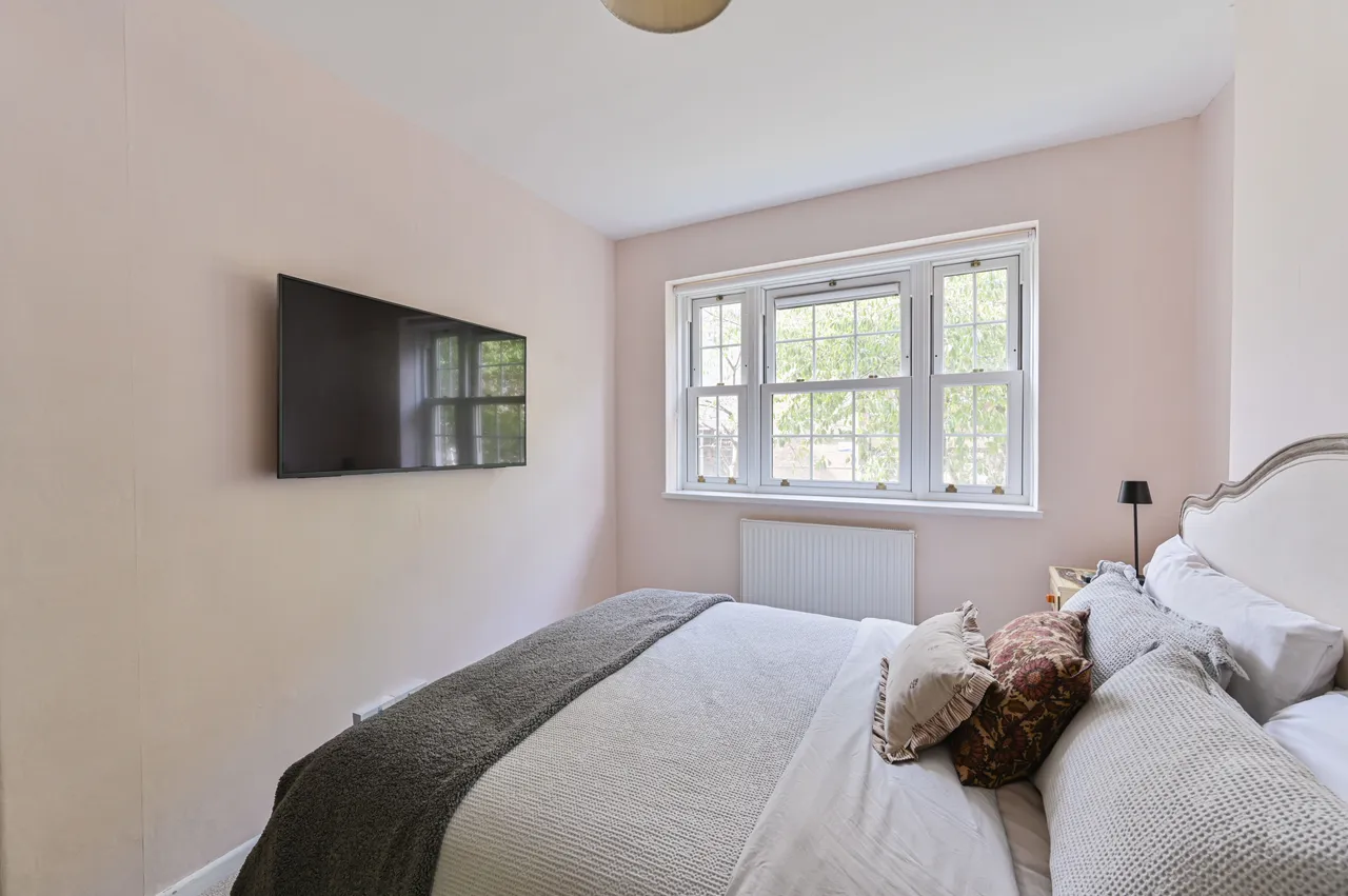 London, SW4, photo 11