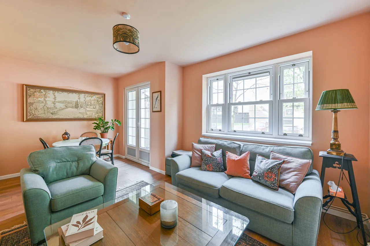 3 bed flat for sale, London, SW4