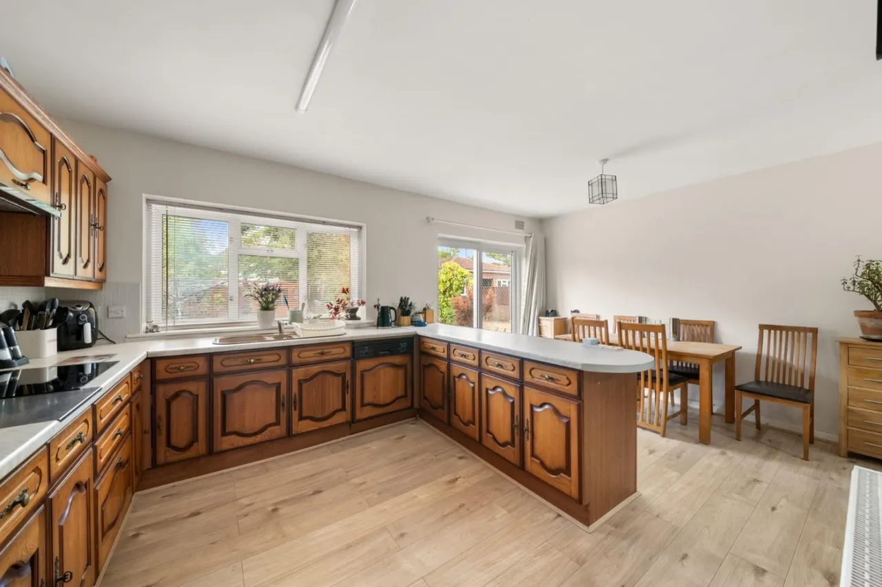 Shelley Crescent, Southall, UB1, photo 4
