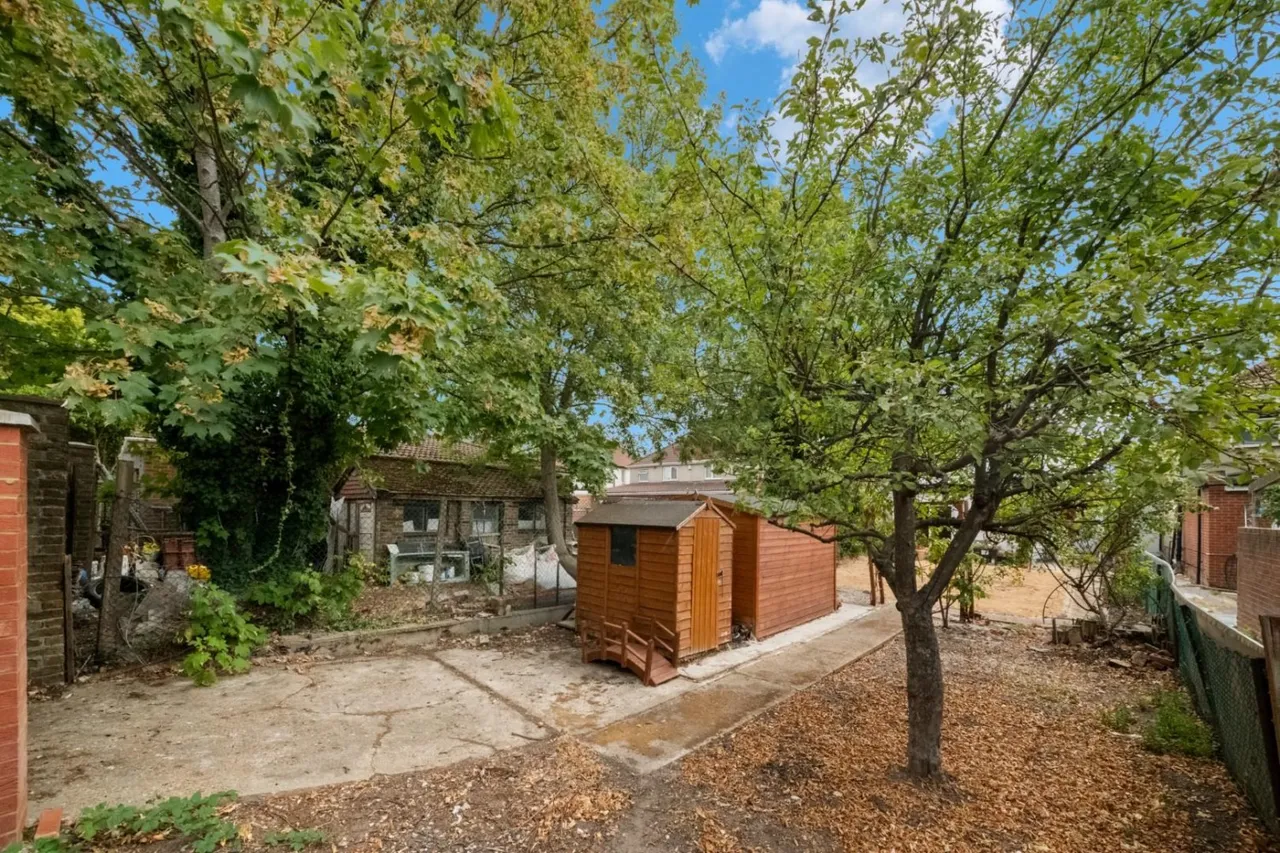 Shelley Crescent, Southall, UB1, photo 13