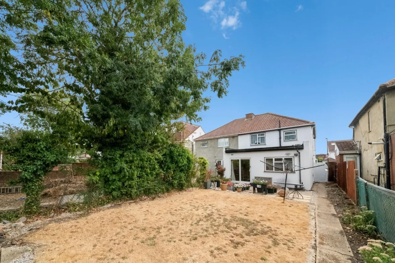 Shelley Crescent, Southall, UB1, photo 12