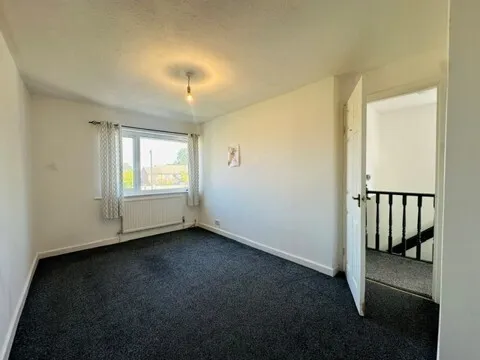 Heron Close, WA16, photo 7