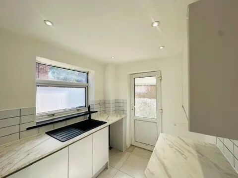 Heron Close, WA16, photo 6