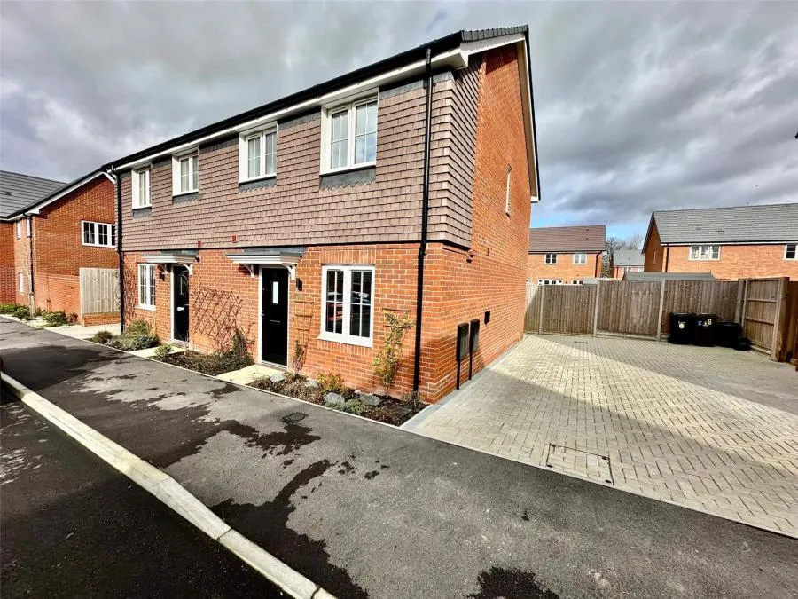 Nuthatch Drive, Finchwood Park, RG40, photo 15