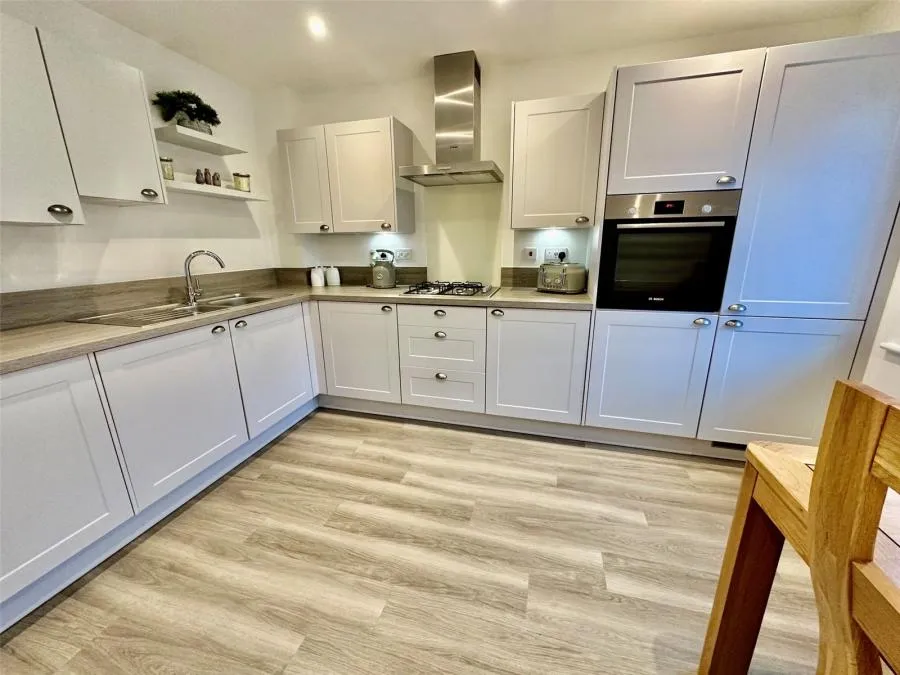Nuthatch Drive, Finchwood Park, RG40, photo 5