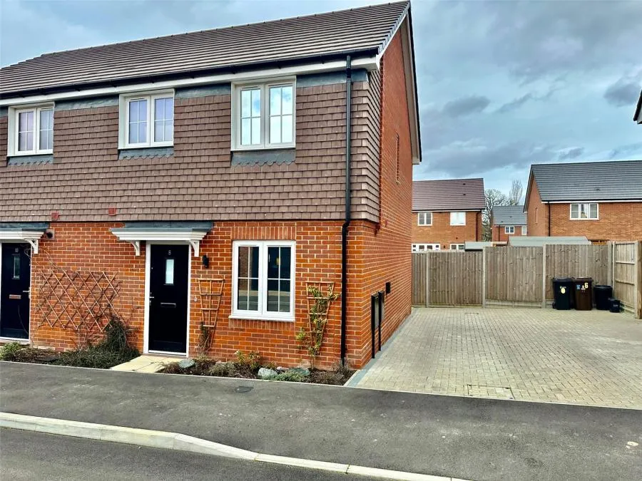 Nuthatch Drive, Finchwood Park, RG40, photo 14