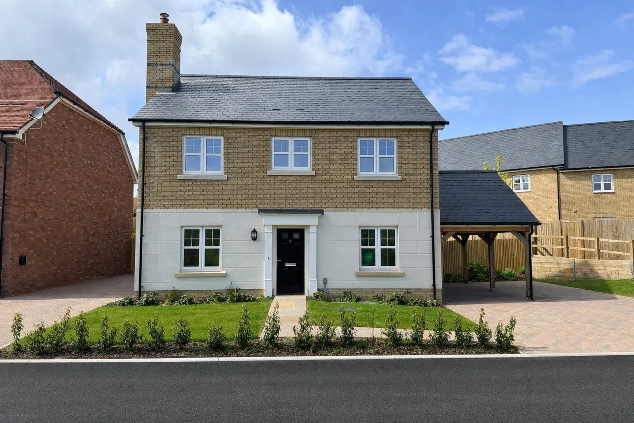 4 bed house for sale, High Street, Newington, ME9