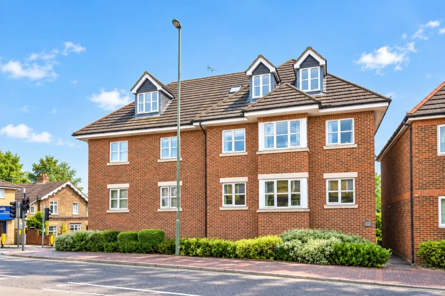 1 bed flat to rent, Tudor Court, Woking, GU21