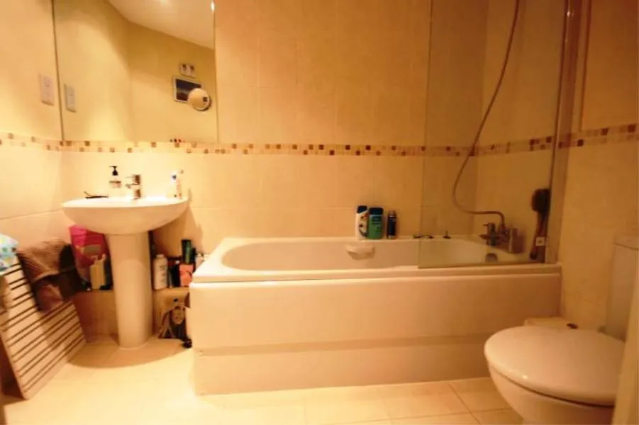Tudor Court, Woking, GU21, photo 4