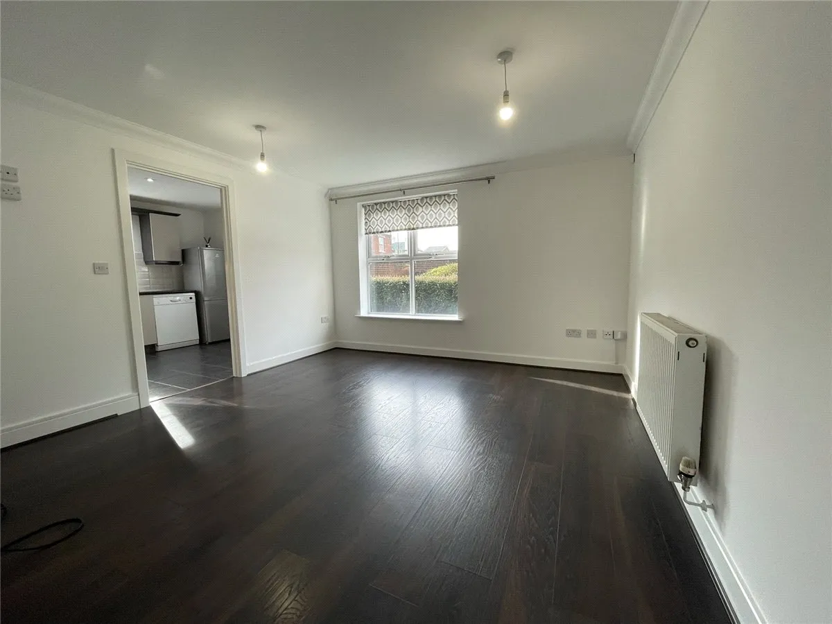 Thornycroft Close, Newbury, RG14, photo 3