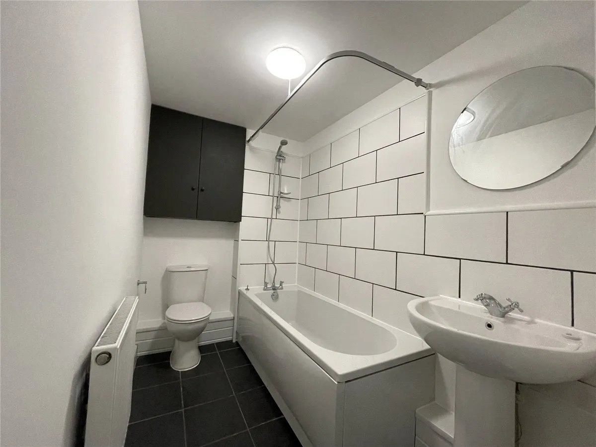 Thornycroft Close, Newbury, RG14, photo 7