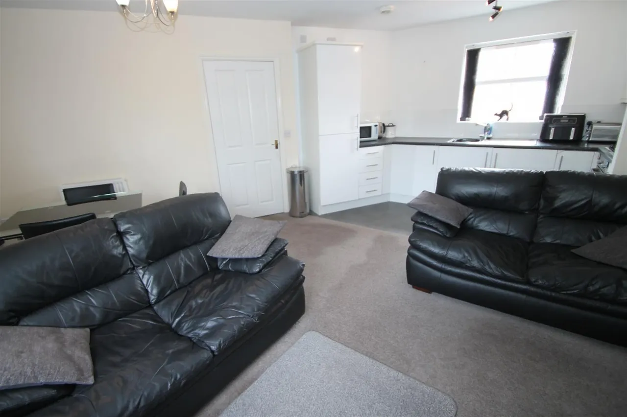 Smalman Close, Stourbridge, photo 4