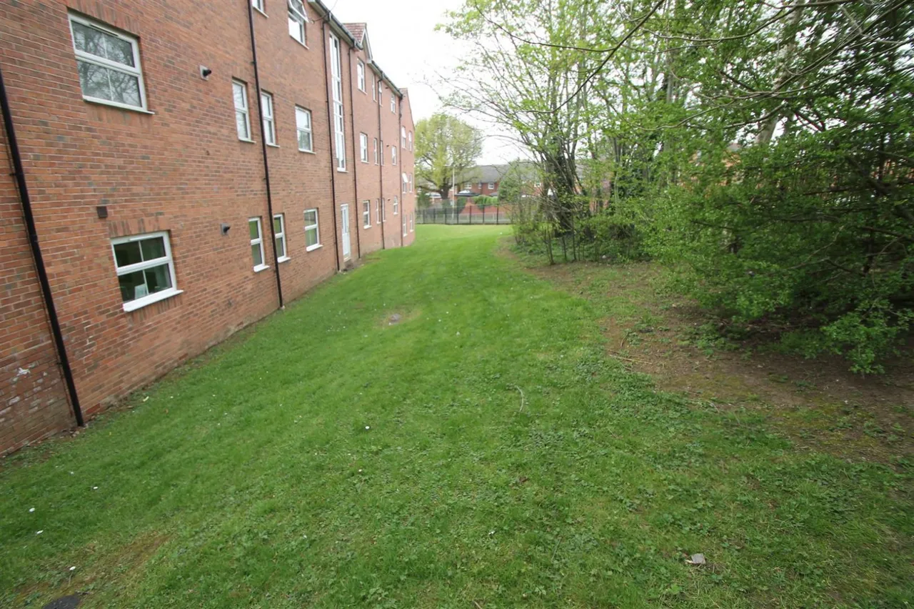 Smalman Close, Stourbridge, photo 7
