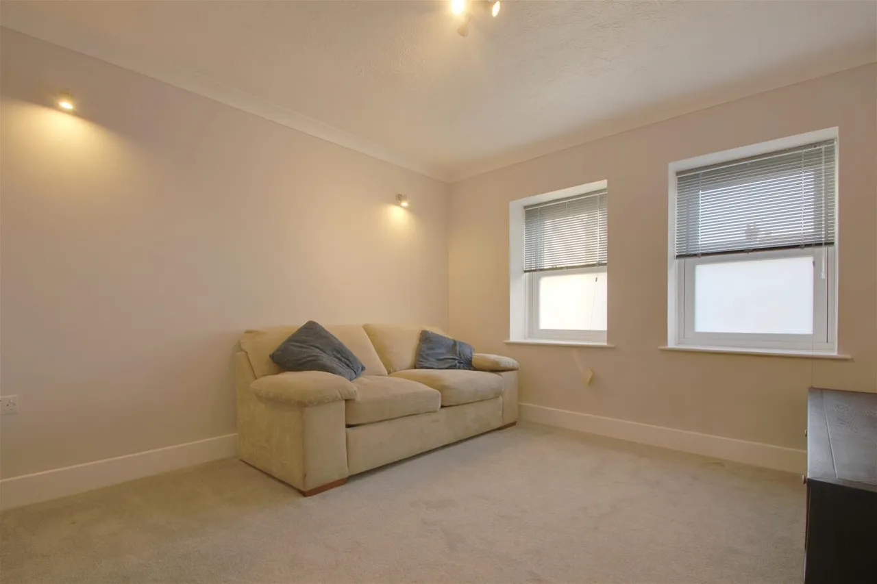 Broadwater Road, Worthing, photo 3