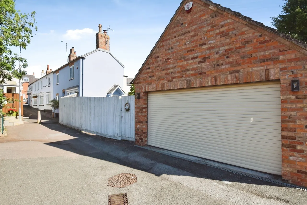 The Parade, Fleckney, LE8, photo 19