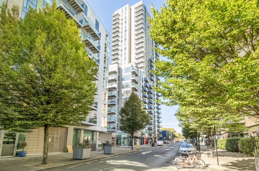 2 bed flat for sale, Woodberry Grove, Woodberry Down, N4
