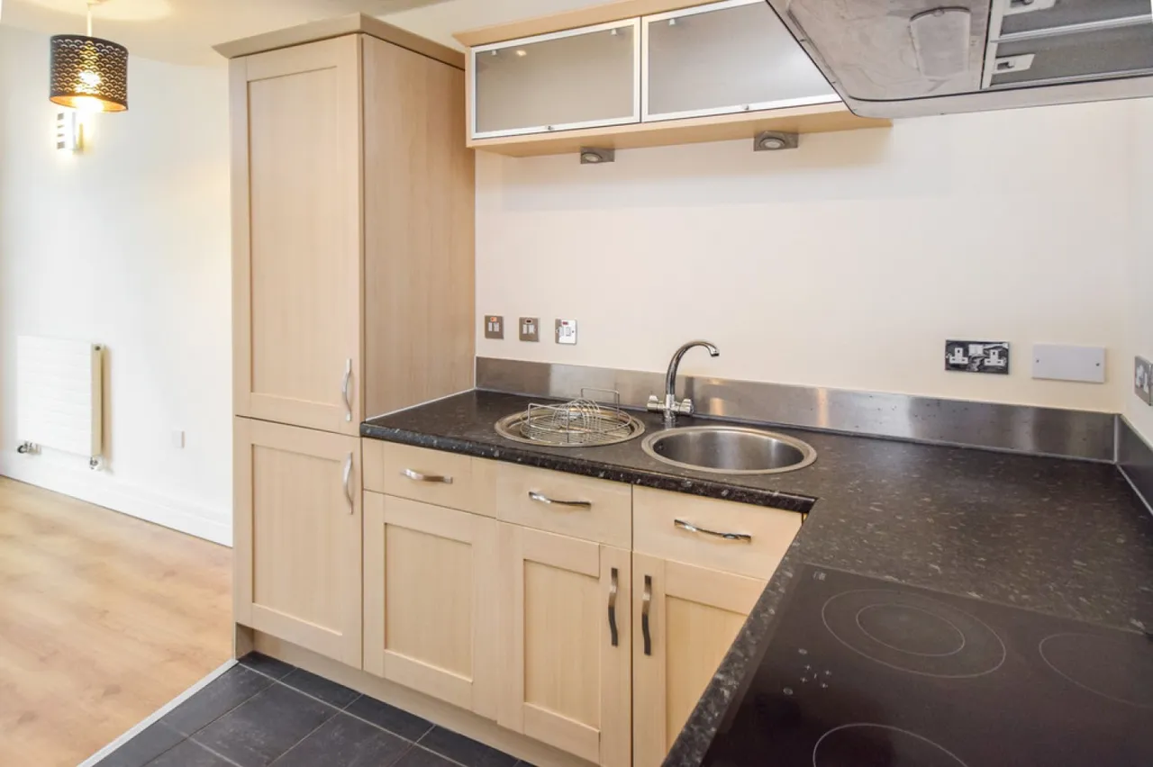 Low Westward Lane, Huddersfield, HD7, photo 4