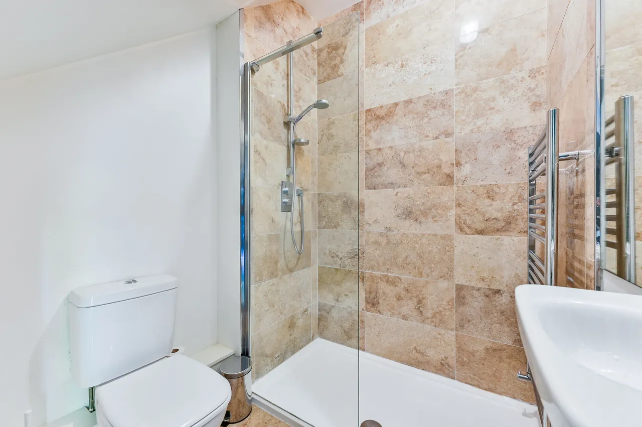 17 Fleetwood Apartments, 2 Northwold Road, London, photo 3