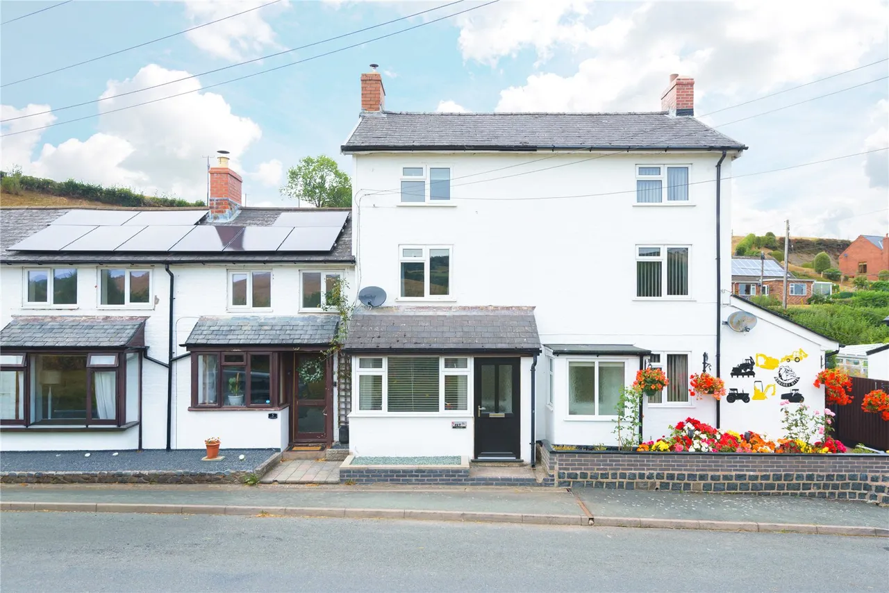 3 bed house for sale — Step A Side, Mochdre, Newtown, Powys, SY16 4JQ
